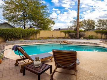 Vacation Rental for 10 Guests in Glendale, Maricopa County, Picture 4