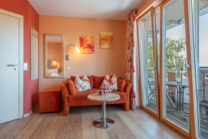 Hotel Mohren Hagnau am Bodensee - Komfortzimmer mit seitlichem Seeblick in Hagnau am Bodensee, Region Bodensee-Oberschwaben
