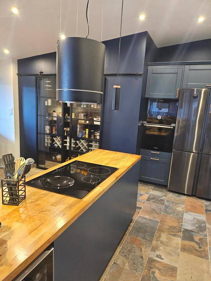 Maison de vacances pour 13 personnes, avec piscine ainsi que jardin et jacuzzi