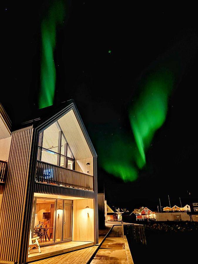 Gîte pour 4 personnes, avec terrasse et vue dans Henningsvær