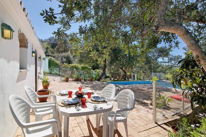 Villa 'Casa Da Maria Teresa V2' com Piscina Partilhada, Terraço Partilhado e Wi-Fi in S. Catarina da Fonte do Bpo, Distrito de Faro