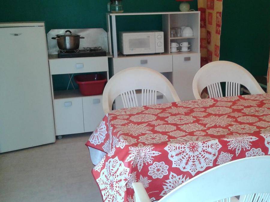 Camping Les Catalpas - Bungalow de lona 4 personas - B 15 Bungalow de lona de 2 dormitorios (sin baños) in Fumel, Quercy