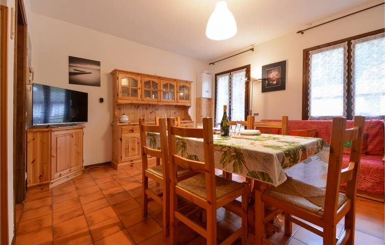 Ganze Ferienwohnung, Gemütliches 1BR Apt mit Parkplatz, Terrasse, & Küche - Nähe Skilift & Stadtzentrum in Conco, Lusiana