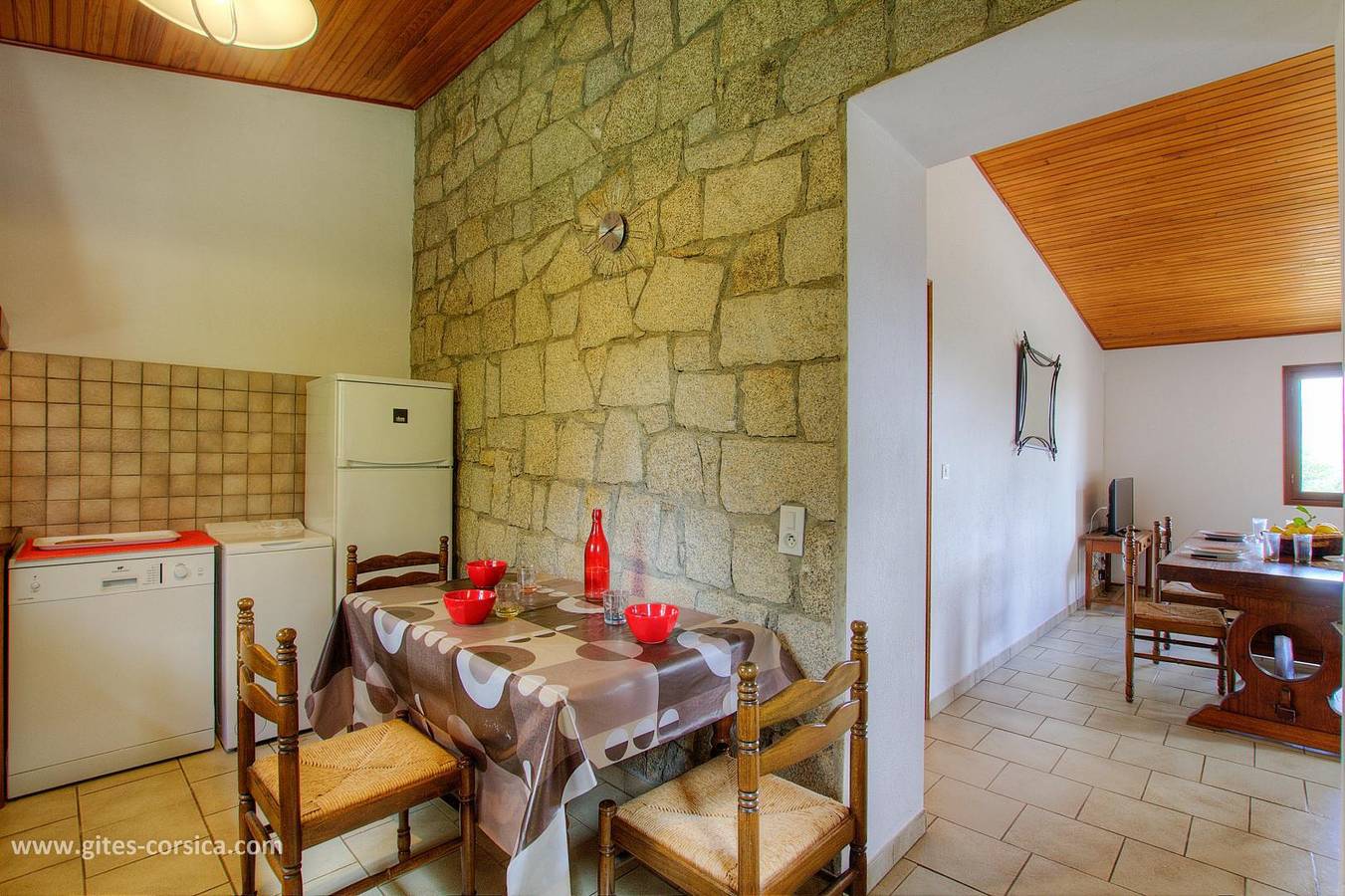 Casa rural a orillas del río con aparcamiento y terraza in Sollacaro, Distrito de Sartène