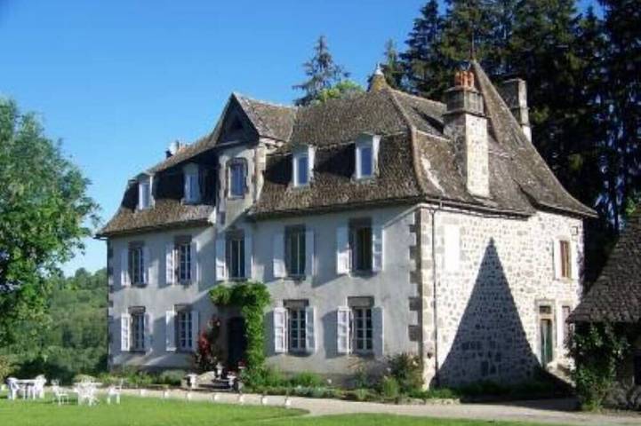 Location de vacances pour 8 personnes, avec Terrasse et Jardin à Jussac