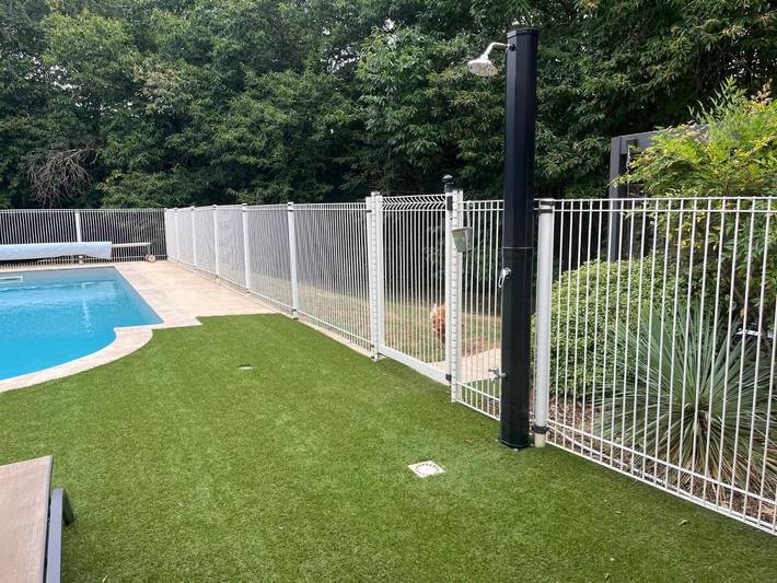 Location de vacances pour 2 personnes, avec jardin ainsi que piscine et vue, animaux acceptés à Frayssinet-le-Gélat - 2