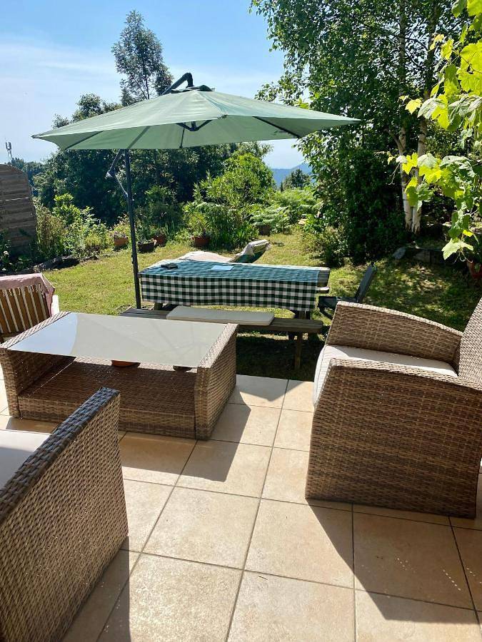 Location de vacances pour 6 personnes, avec Terrasse ainsi que Jardin et Vue à Isolaccio-di-Fiumorbo