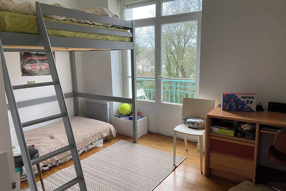 Entire apartment, Apparently T3 bright, crossing, downtown walk, parking, beaches 15 min in Quimperlé, Quimper region