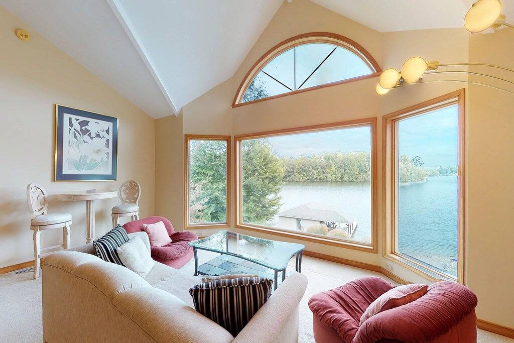 Neue Auflistung! Amazing Views w / Whirlpool, Kinderspielplatz, Dock, Fitnessstudio, Aussicht in Lake Anna