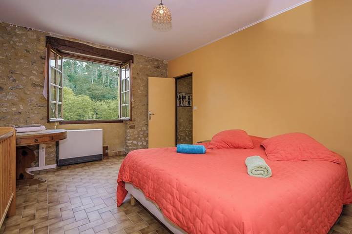 Location de vacances pour 5 personnes, avec terrasse et jardin à Sagelat - 3