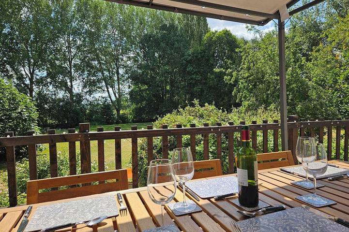 Gîte pour 6 personnes, avec balcon et jardin à Nanteuil-Auriac-de-Bourzac