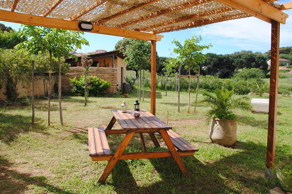 Appartamento intero, Studio ds Villa a La Campagne av Terrasse, tranquillo in Alata in Alata (Corsica), Ajaccio e dintorni