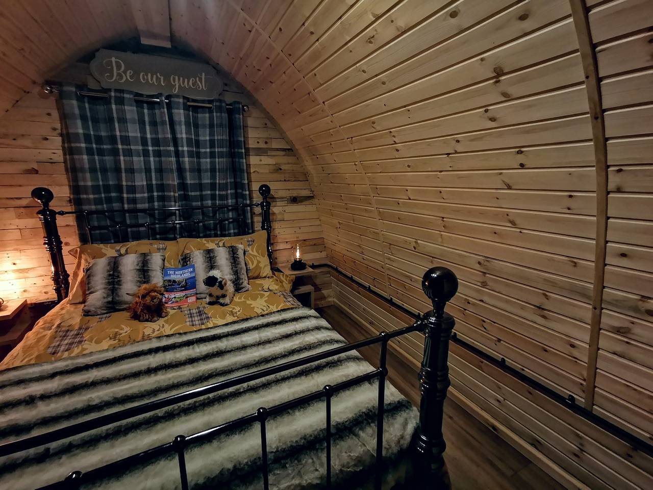 Cabane en bois pour 2 personnes avec jacuzzi in Highlands