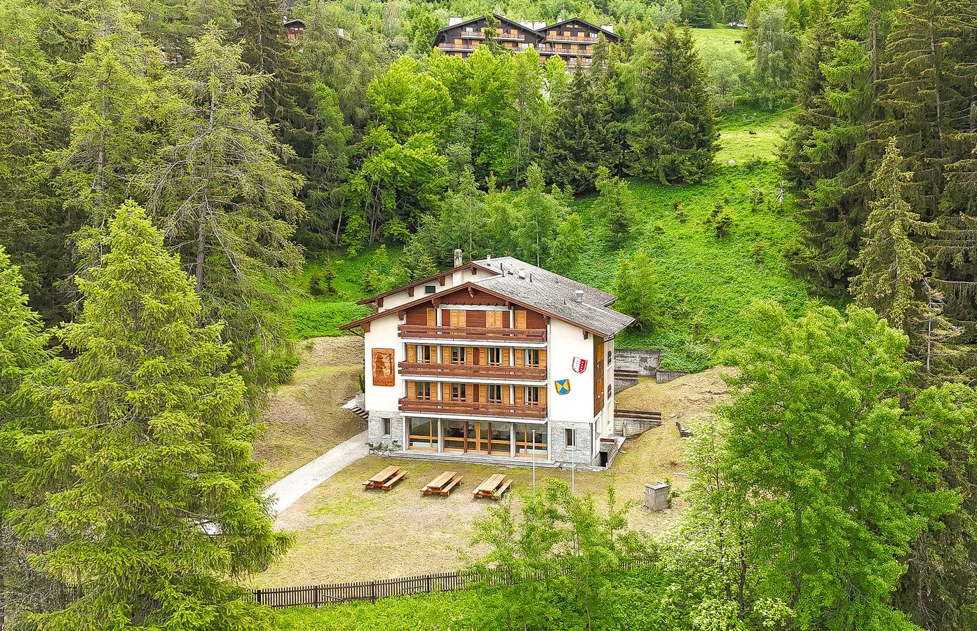 Chalet de l'Ours Authentic & Nature 66 pers, in Les Agettes, Walliser Alpen