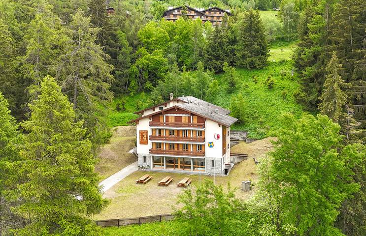 Ferienhaus für 66 Personen, mit Balkon und Terrasse sowie Garten