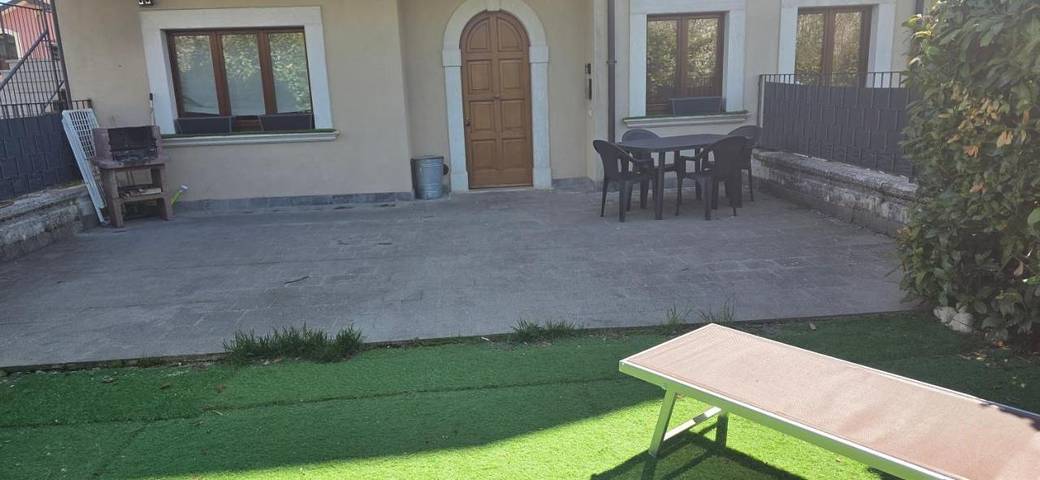Appartamento per 5 persone, con Terrazza e Giardino nonché Panorama a Pescasseroli