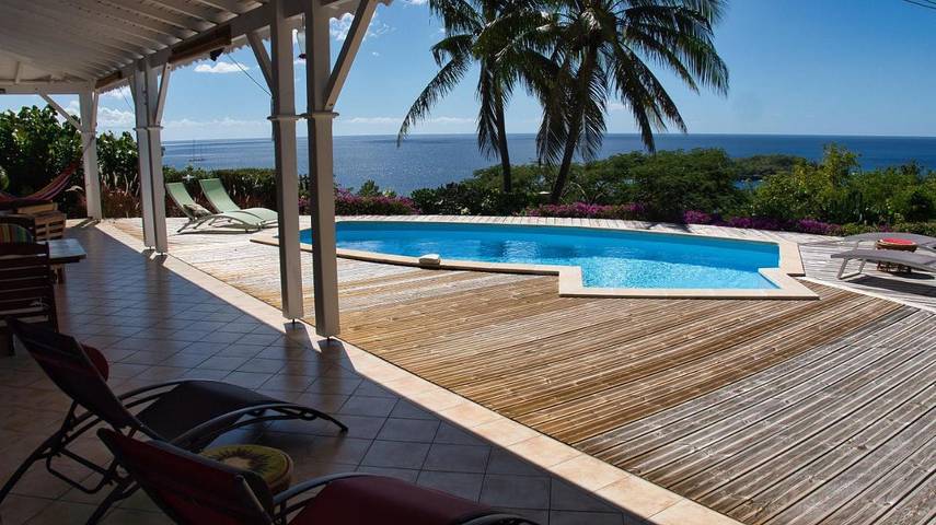 Location de vacances pour 8 personnes, avec vue ainsi que piscine et terrasse dans Plage de Malendure - 4