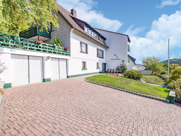Holiday apartment for 10 people, with garden and balcony, child-friendly - 1