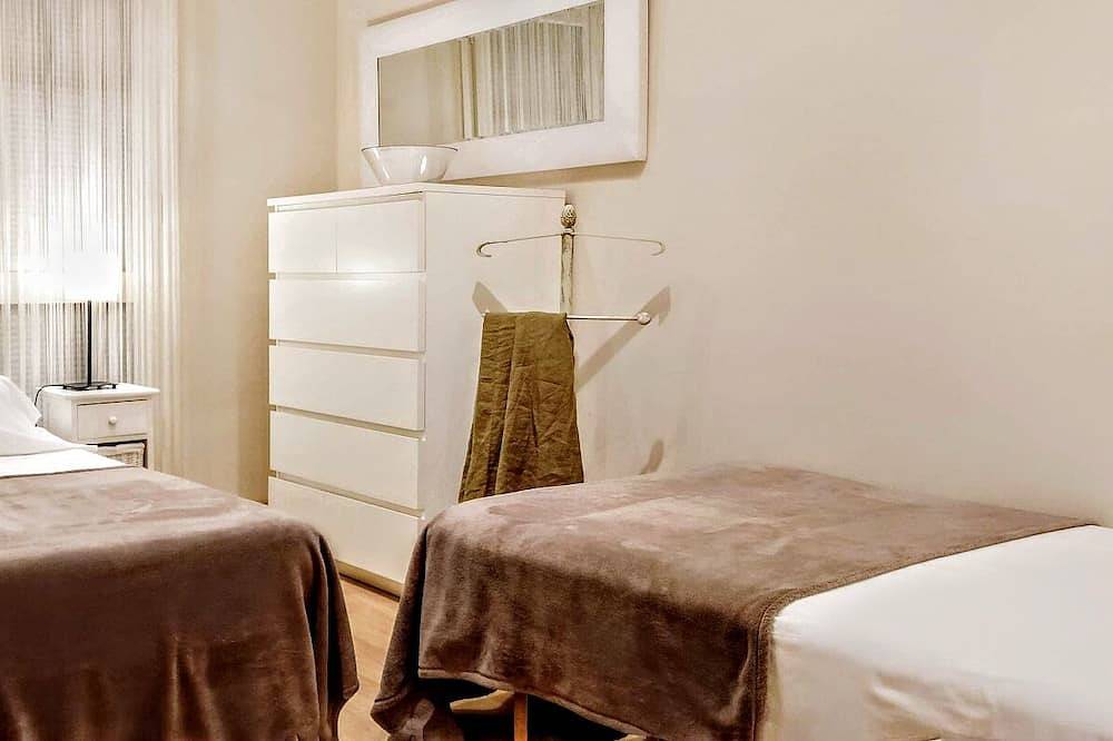 Entire apartment, Charming Designer 3Br & sunny Terrace in Eixample - Noname in Barcelona Centre, Barcelona