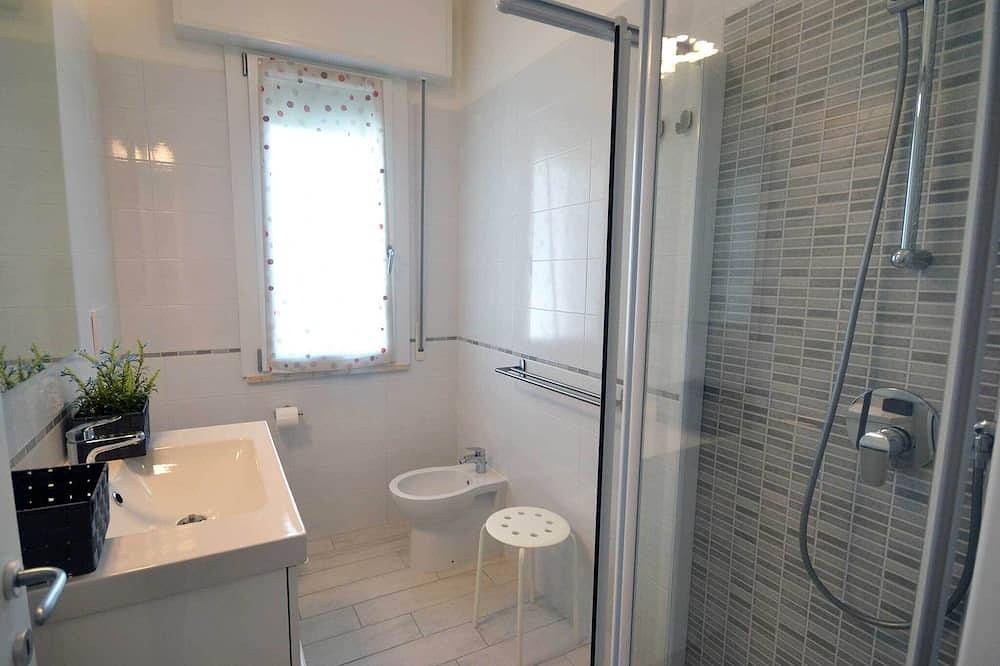 Neue Villa im Erdgeschoss mit großem Garten in einer ruhigen und grünen Umgebung in Comacchio, Ferrara Provinz