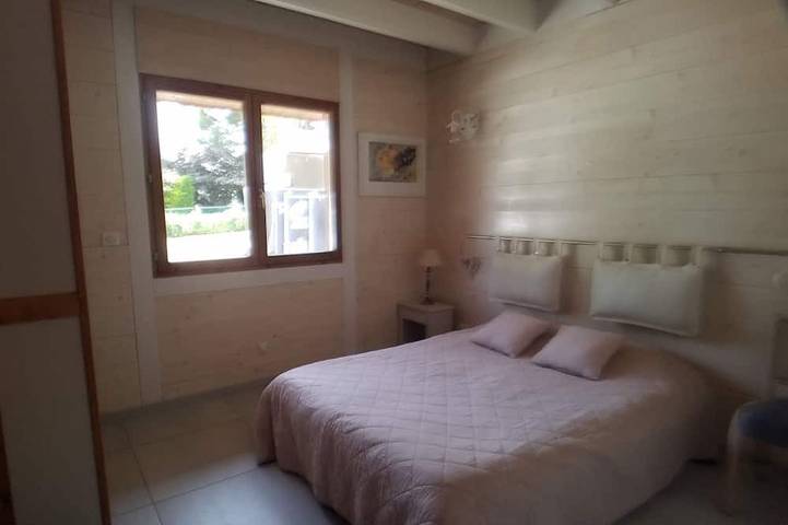Villa pour 6 personnes, avec jardin ainsi que jacuzzi et terrasse, animaux acceptés dans l' Ain - 3