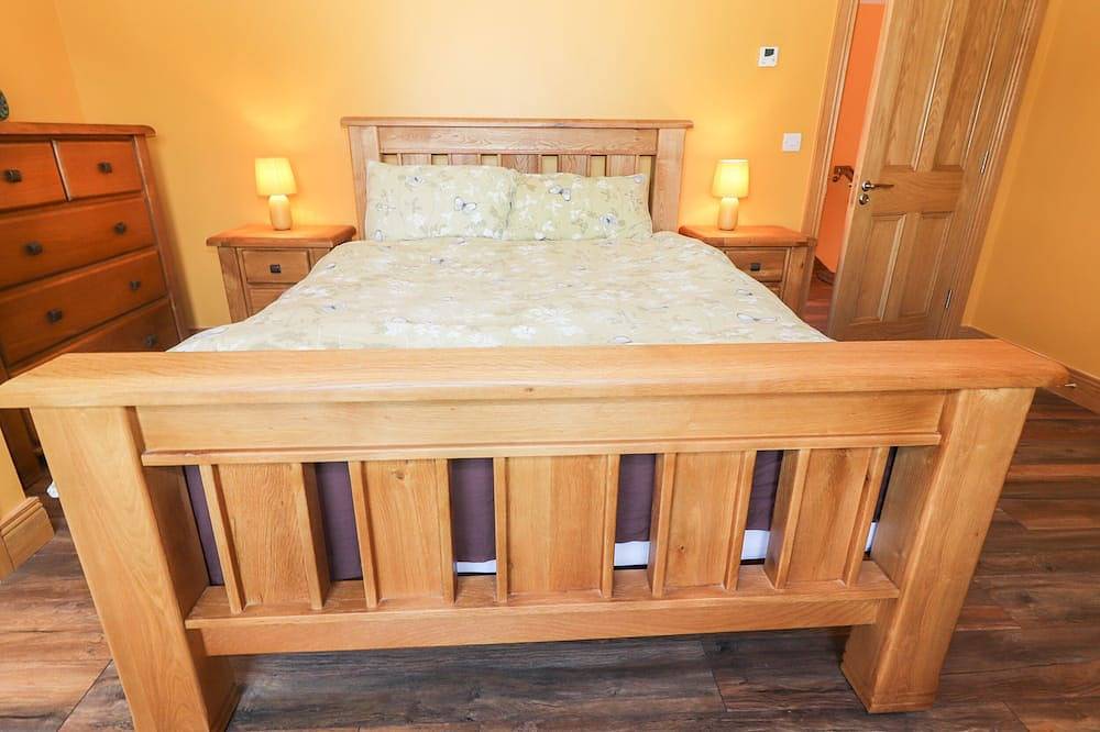 Lack Cottage, family friendly, with open fire in Camp, County Kerry in Dingle Halbinsel