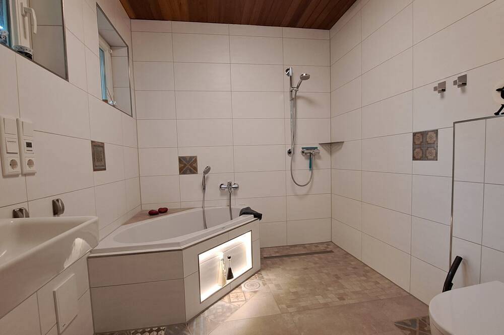 Ganze Wohnung, Ferienwohnung mit großer Terrasse und eigenem Garten in Emsdetten, Münsterland