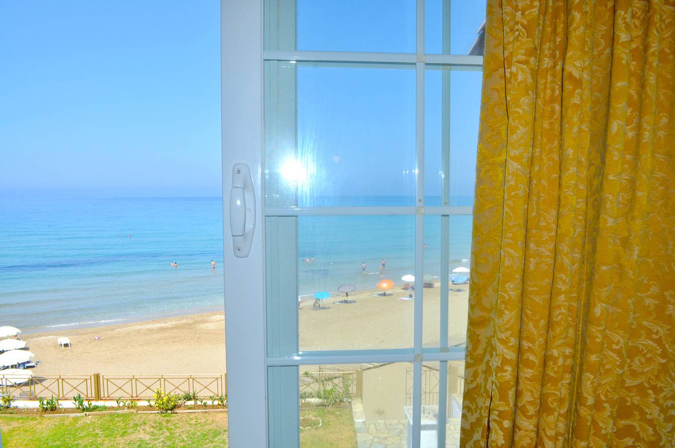 Entire apartment, Beachfront Loft Apartment - Agios Gordios Corfu in Agios Gordios, Corfu