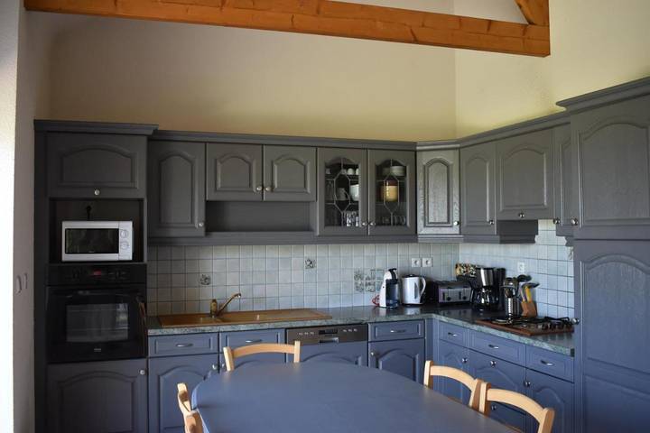 Location de vacances pour 23 personnes, avec Terrasse et Vue à La Celle-sous-Gouzon - 3