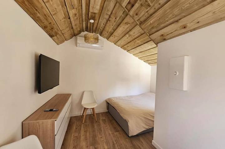 Appartement entier, Studio meublé tout confort in Beaumont-en-Véron, Vallée de la Loire
