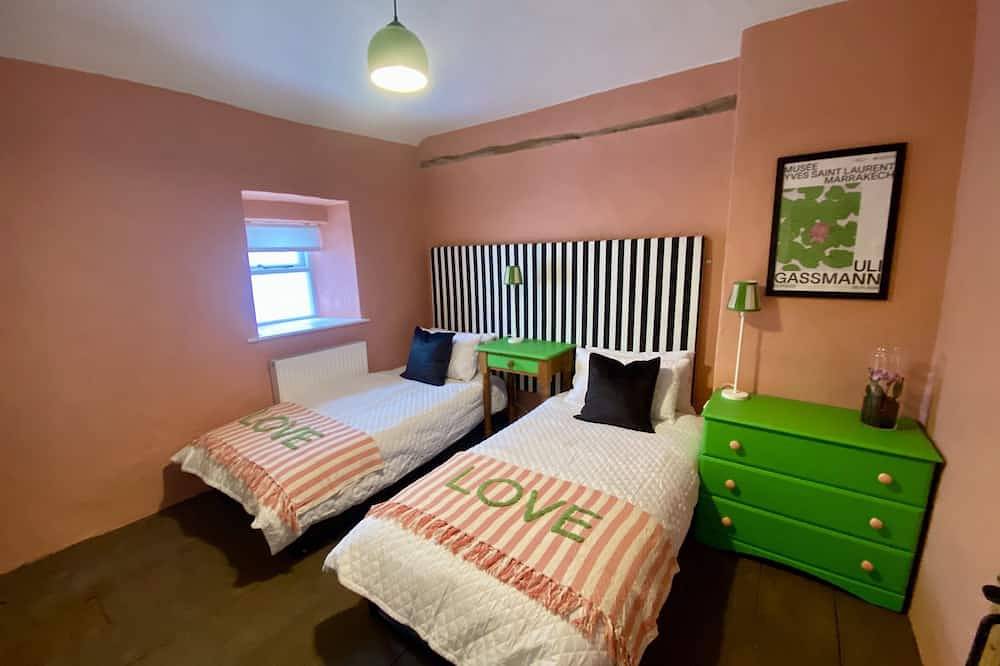 Old Hat Shop - Grade2 listed Mill Cottage Perfect to explore the Peak District in Cromford, Derbyshire