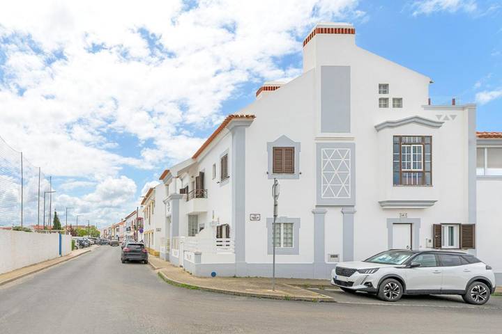 Casa de férias para 5 pessoas, com Terraço e Jardim em Vila Nova de Milfontes
