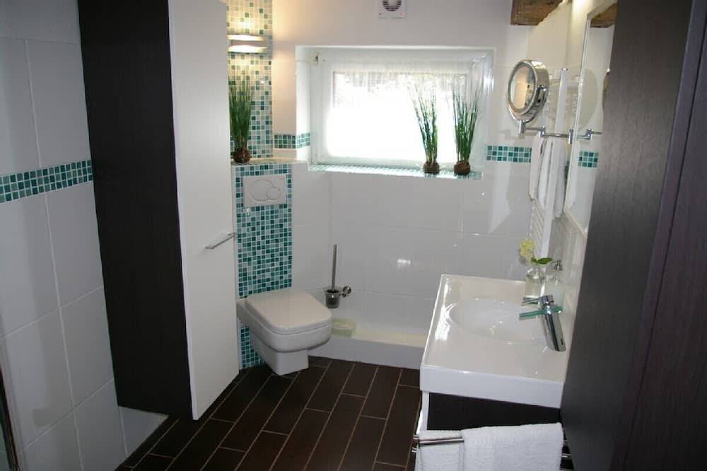 Entspannen im 100-jährigen Reetdachhaus mit großem Garten in Risum-Lindholm, Nordfriesland