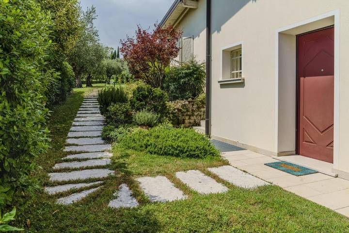 B&b per 2 persone, con giardino e panorama nonché sauna e vista lago a Moniga del Garda