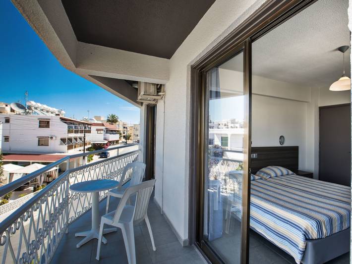 Apartment for 2 people, with terrace in Ayia Napa