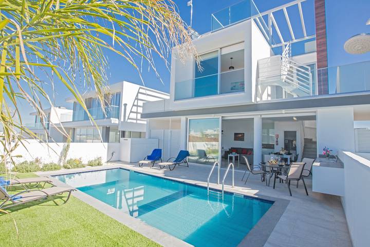 Holiday rental for 6 people, with Ocean view and Balcony/Terrace as well as Garden in Cyprus