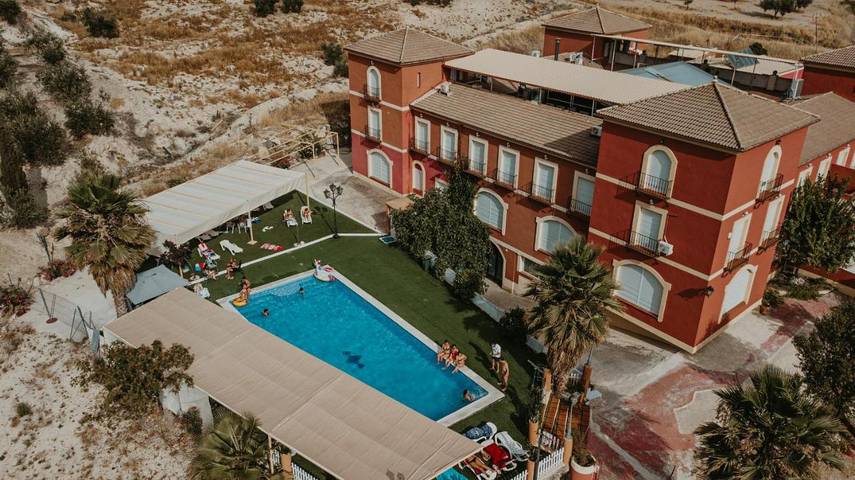 Gîte pour 3 personnes, avec piscine et jardin ainsi que vue et bassin pour enfant à Baena - 3