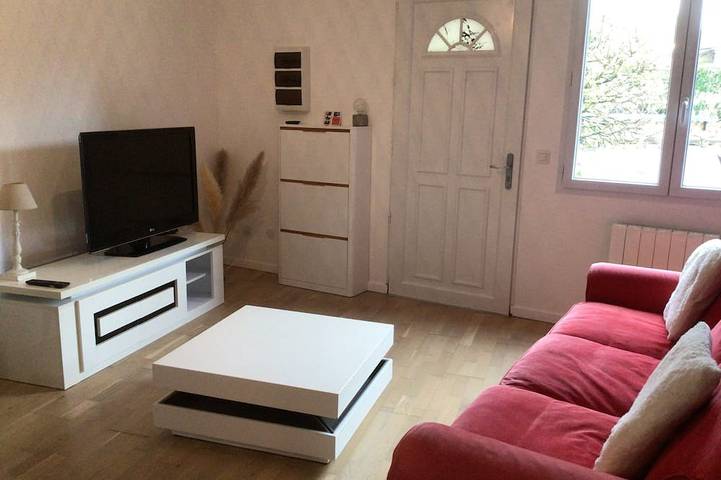 Gîte pour 4 personnes, avec jardin et terrasse à Boutigny