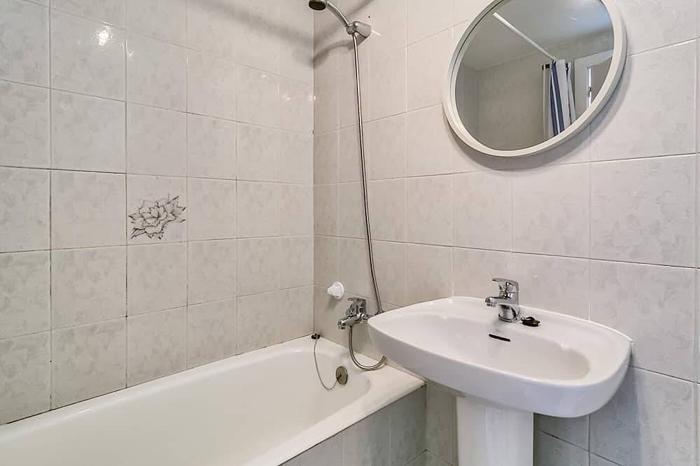 Entire apartment, Dreamy mediterranean beach house in Platja del Morer (Sant Pol de Mar), Sant Pol de Mar