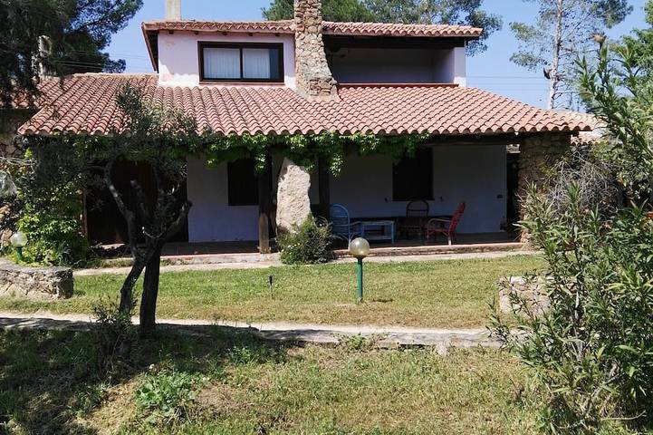 Location de vacances pour 8 personnes, avec balcon et jardin dans Sole Ruiu