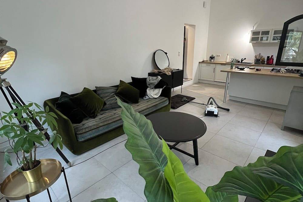 Maison Pour 2 Personnes, Calme et Détente au Pied du Luberon ! in Robion, Regionaler Naturpark Luberon