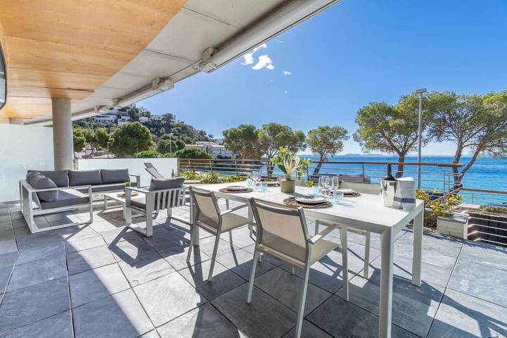 Appartement de vacances pour 4 personnes, avec vue ainsi que terrasse et piscine