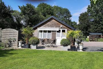Chalet pour 2 personnes, avec jardin et terrasse, animaux acceptés en Normandie