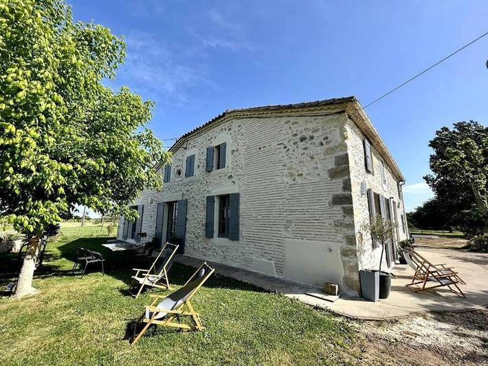Chambre d’hôte pour 2 personnes, avec piscine ainsi que vue et jardin à Cocumont