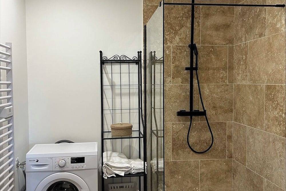Appartement entier, Le Repaire de Maltus \"gîte & Spa in Lussac, Région de Libourne