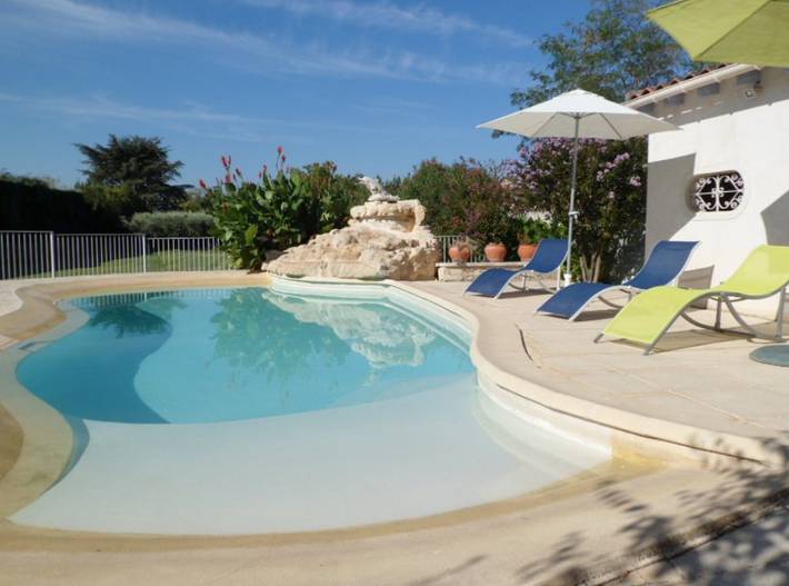 Gîte pour 6 personnes, avec piscine ainsi que jardin et balcon - 1