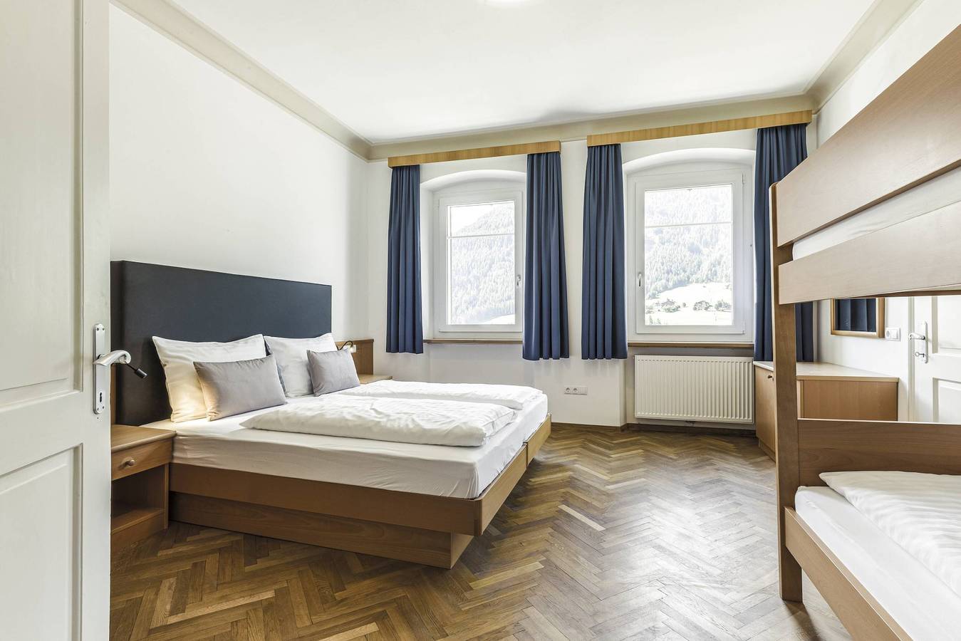 Hel lejlighed, Villa Martiner Apartments Francesco with Mountain View, Balcony & Wi-Fi in St. Ulrich in Gröden, Dolomiti Superski