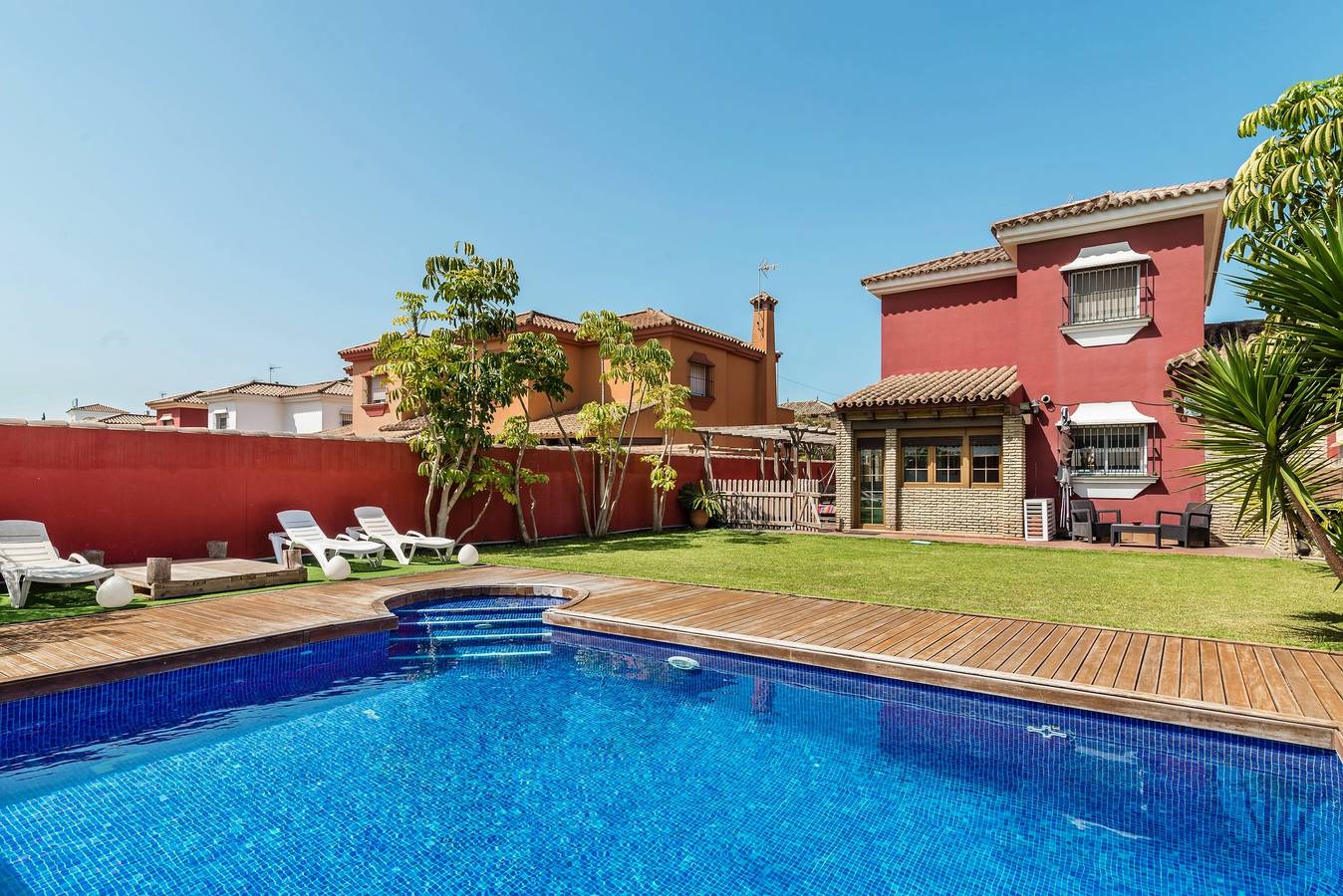 Villa Marty - for families or guests over 25 years in Los Gallos-Cerromolino, Chiclana de la Frontera
