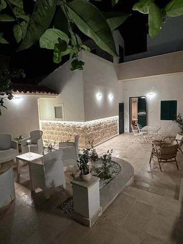 Location de vacances pour 6 personnes, avec jardin à Donnalucata