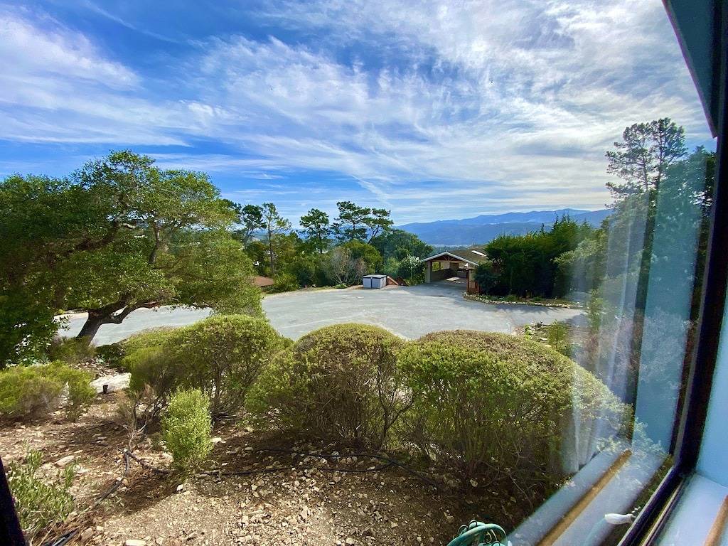 Modern 1Br Carmel Escape: Dog Friendly En-suite, Valley Views & Mins to Downtown in Monterey County